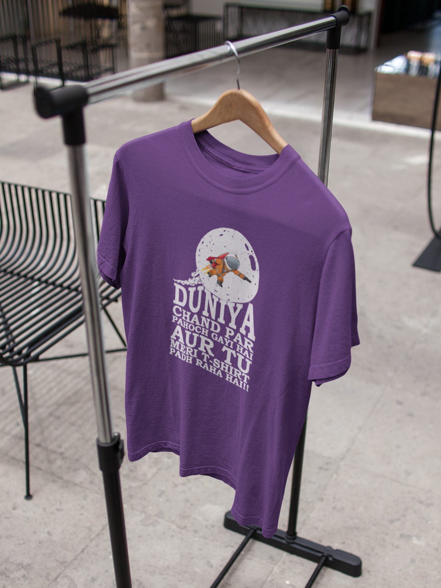 Duniya Chand Par Desi Mens Half Sleeves T-shirt- FunkyTeesClub