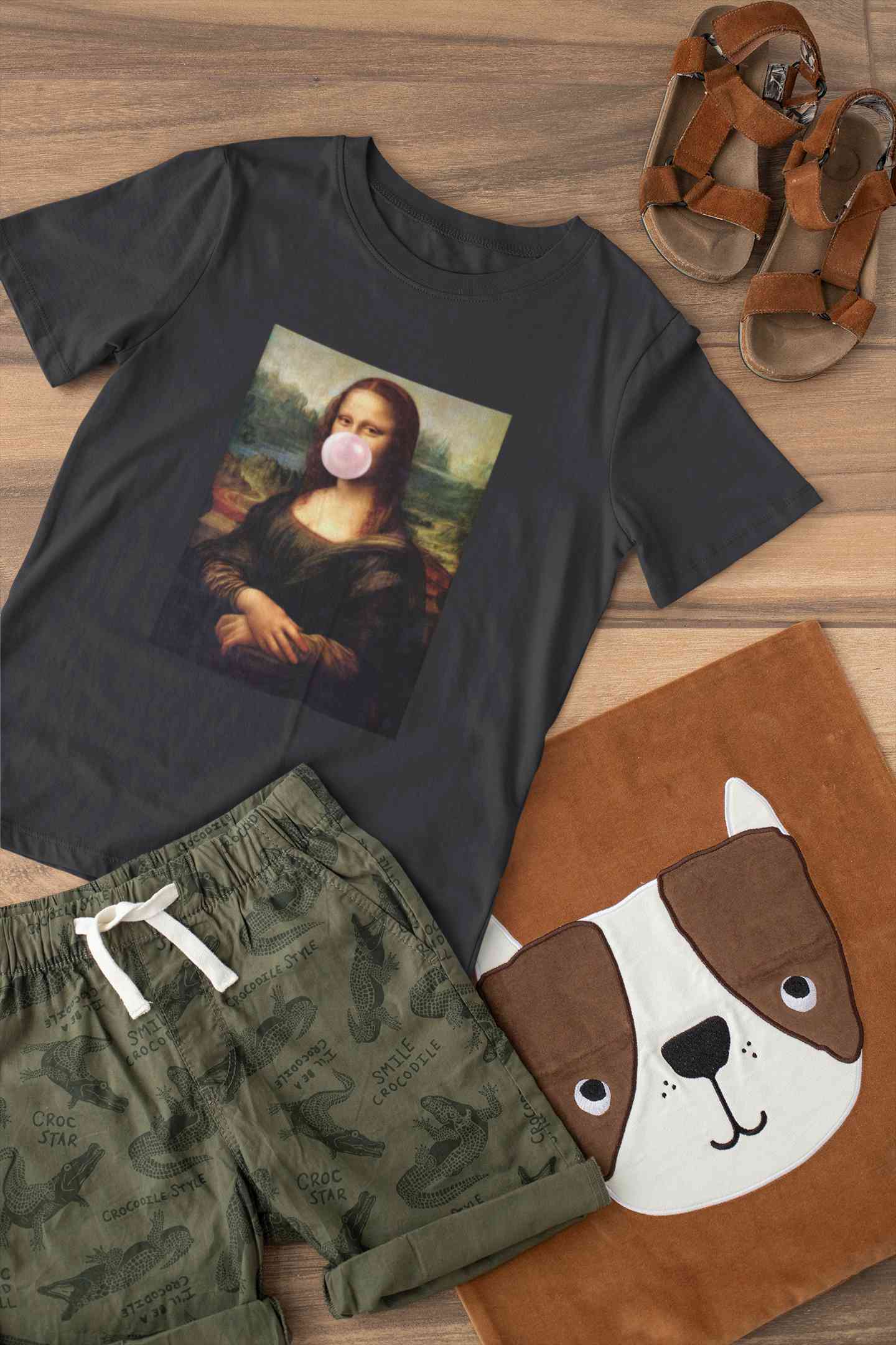 Bubble Gum Mona Lisa Mens Half Sleeves T-shirt- FunkyTeesClub