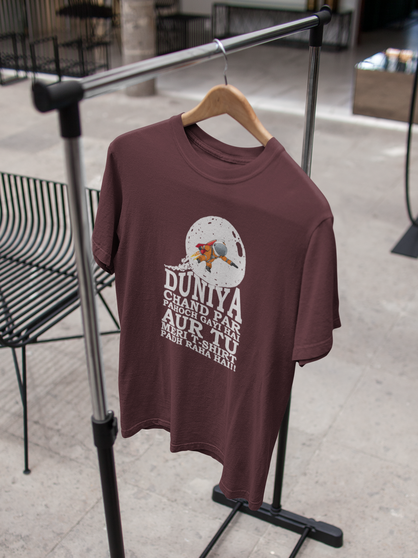 Duniya Chand Par Desi Mens Half Sleeves T-shirt- FunkyTeesClub